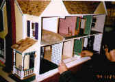 Doll House 1.JPG (28093 bytes)